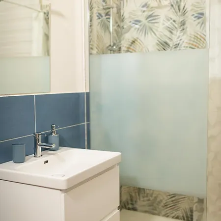 Lav Apartment *
