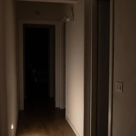 Apartment Lav